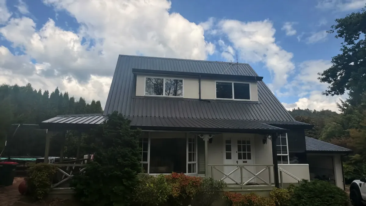 Thumbnail of extreme steep roof restoration in Rotorua finished in Flaxpod